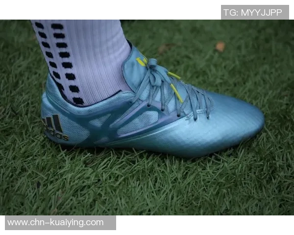 选择最佳足球鞋FG助你在球场上尽显风采与实力